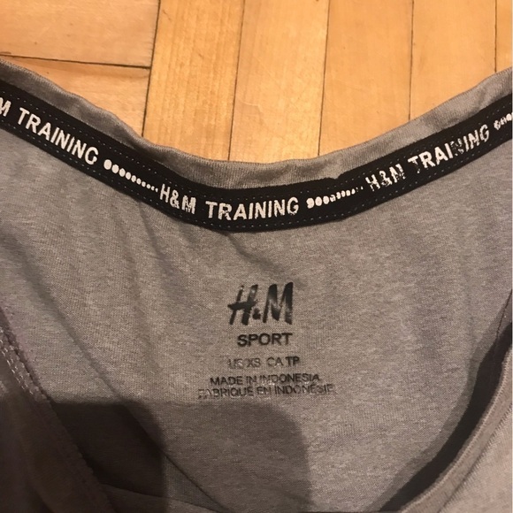 3/15$ H&M crop top - Picture 3 of 5